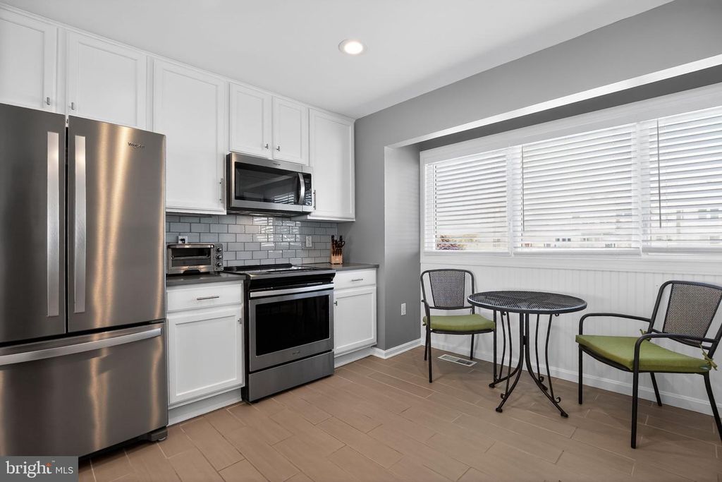 Image 14 of property listing at 8071 WINDWARD KEY DR, Chesapeake Beach, MD 20732