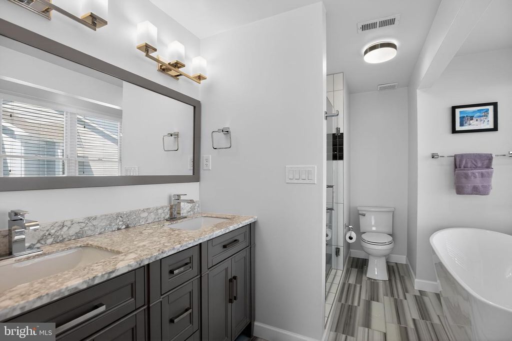 Image 19 of property listing at 8071 WINDWARD KEY DR, Chesapeake Beach, MD 20732