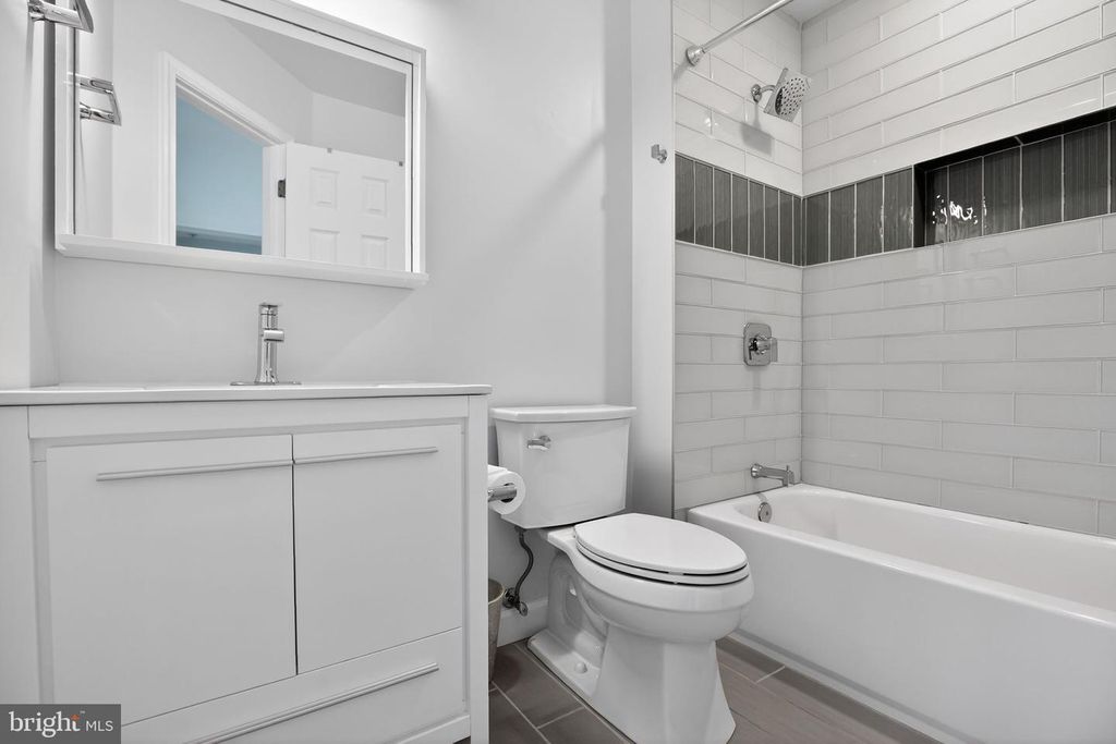 Image 25 of property listing at 8071 WINDWARD KEY DR, Chesapeake Beach, MD 20732