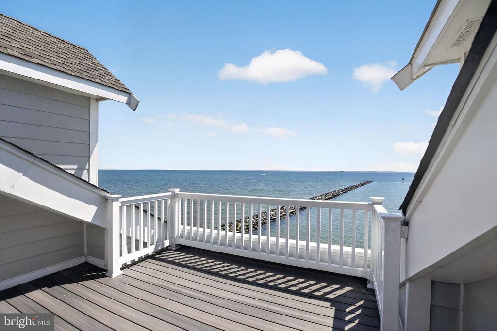 Image 28 of property listing at 8071 WINDWARD KEY DR, Chesapeake Beach, MD 20732