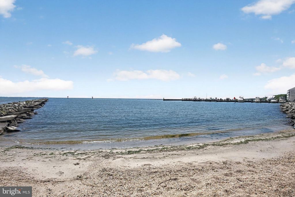 Image 3 of property listing at 8071 WINDWARD KEY DR, Chesapeake Beach, MD 20732