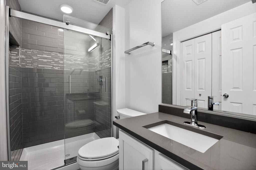 Image 33 of property listing at 8071 WINDWARD KEY DR, Chesapeake Beach, MD 20732