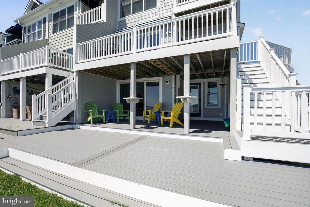 Image 34 of property listing at 8071 WINDWARD KEY DR, Chesapeake Beach, MD 20732