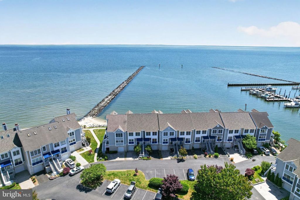 Image 37 of property listing at 8071 WINDWARD KEY DR, Chesapeake Beach, MD 20732