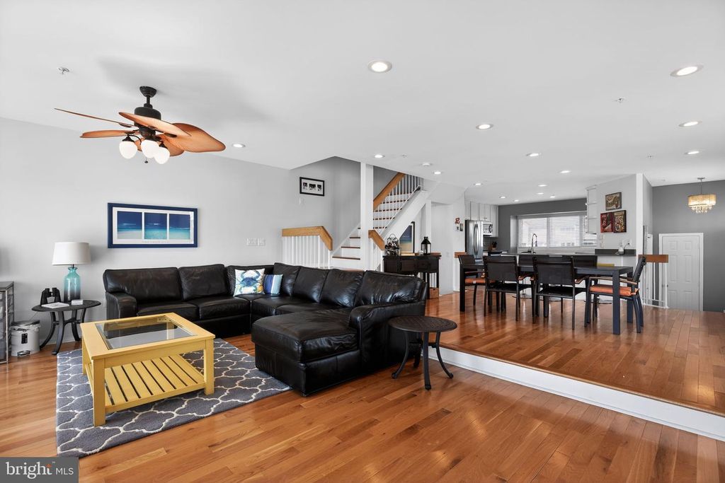 Image 5 of property listing at 8071 WINDWARD KEY DR, Chesapeake Beach, MD 20732