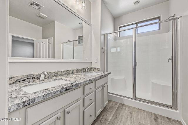 9042 W BLUEFIELD Avenue, Peoria, AZ 85382