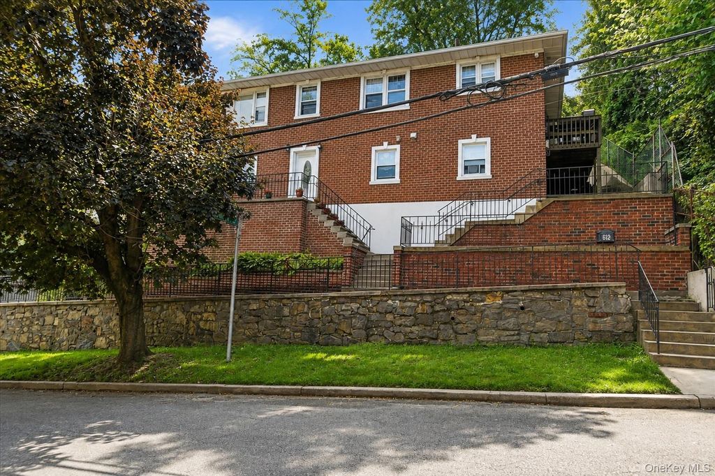 62 Raybrook Rd, Yonkers, NY 10704 — exterior
