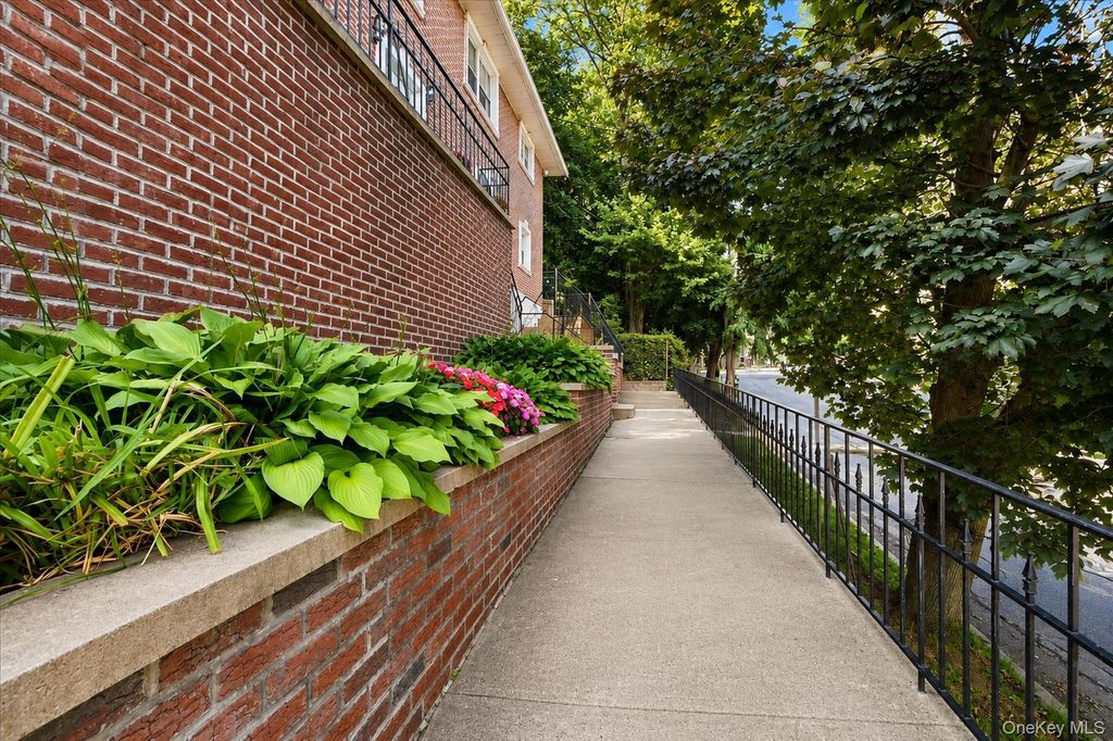 62 Raybrook Rd, Yonkers, NY 10704 — photo 2