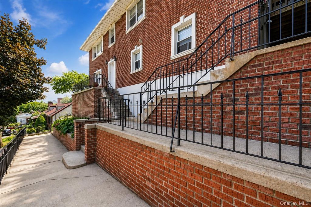 62 Raybrook Rd, Yonkers, NY 10704 — photo 3