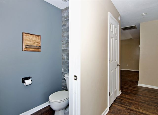 305 N Chestnut Street, Seneca, SC 29678