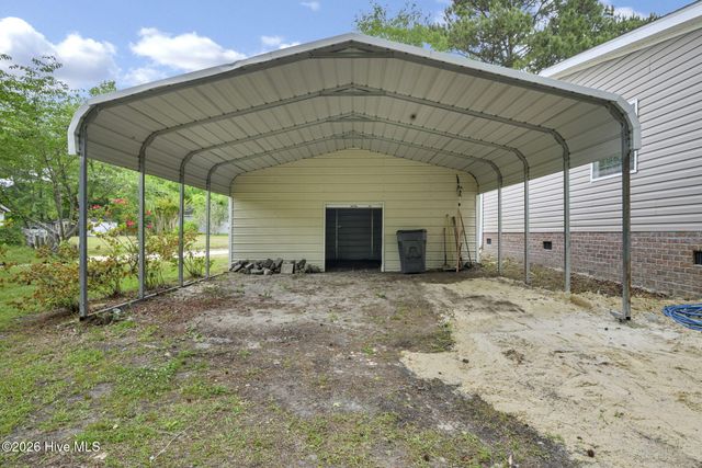 552 Colonial Landing Road SE, Bolivia, NC 28422