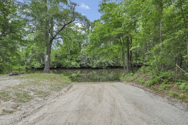 552 Colonial Landing Road SE, Bolivia, NC 28422