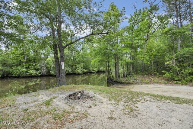 552 Colonial Landing Road SE, Bolivia, NC 28422