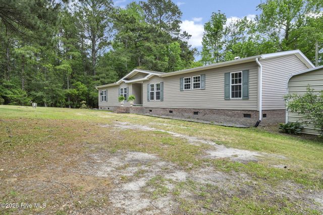 552 Colonial Landing Road SE, Bolivia, NC 28422