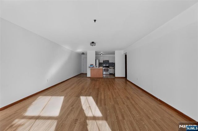 56-60 Ferguson C1, Newark, NJ 07105