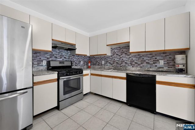 56-60 Ferguson C1, Newark, NJ 07105