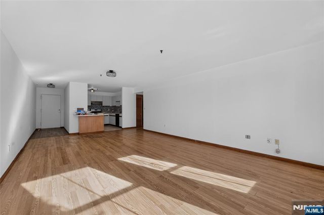 56-60 Ferguson C1, Newark, NJ 07105
