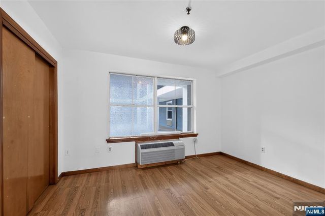 56-60 Ferguson C1, Newark, NJ 07105
