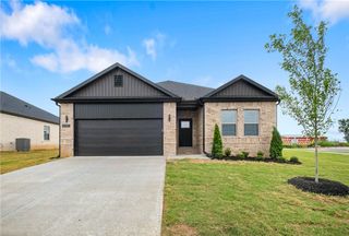 1300 NW 15th Avenue, Highfill, AR 72734