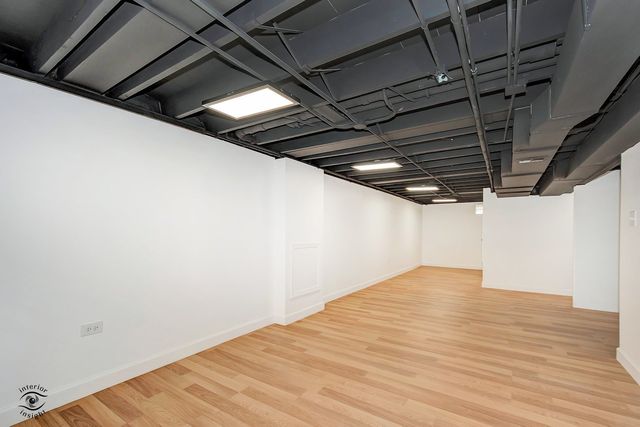 748 73rd Court, Willowbrook, IL 60527