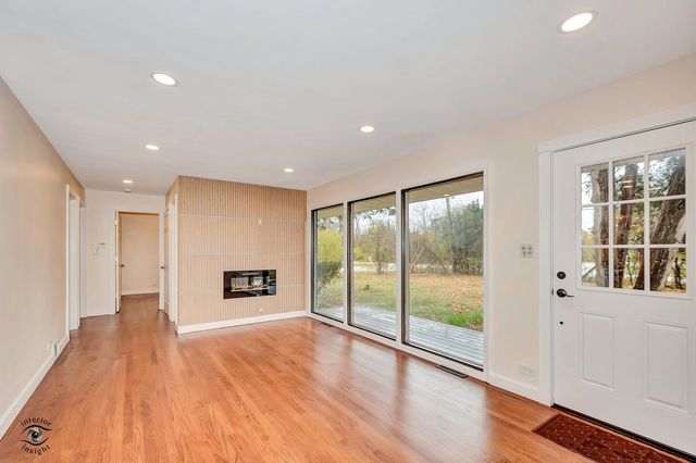 748 73rd Court, Willowbrook, IL 60527