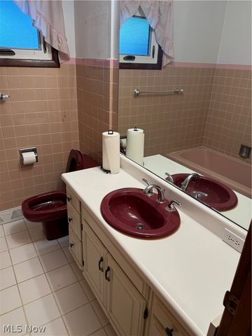 2174 Rockefeller Road, Wickliffe, OH 44092