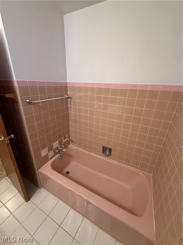 2174 Rockefeller Road, Wickliffe, OH 44092