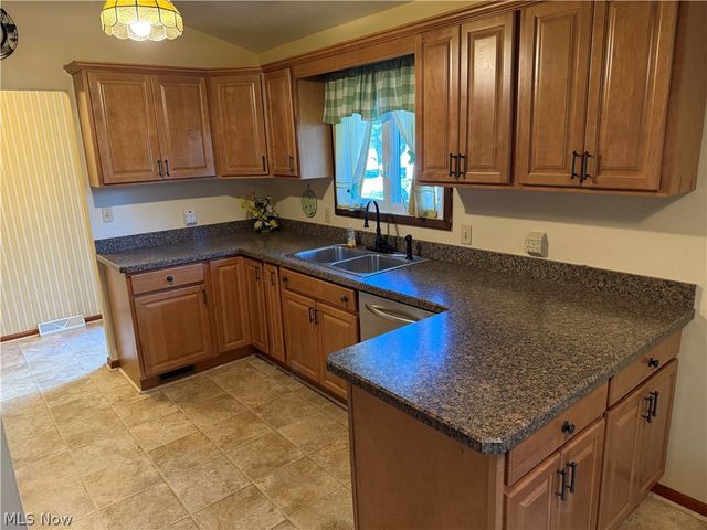 2174 Rockefeller Road, Wickliffe, OH 44092