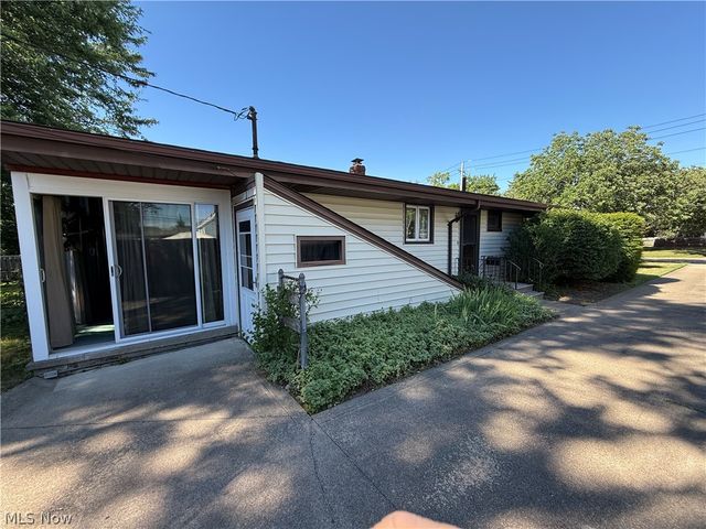 2174 Rockefeller Road, Wickliffe, OH 44092