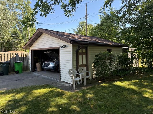 2174 Rockefeller Road, Wickliffe, OH 44092