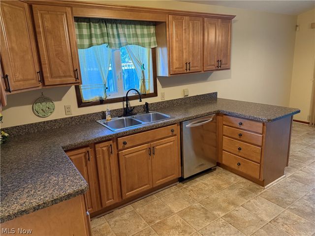 2174 Rockefeller Road, Wickliffe, OH 44092