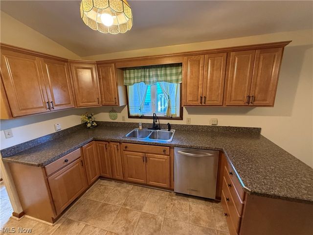 2174 Rockefeller Road, Wickliffe, OH 44092