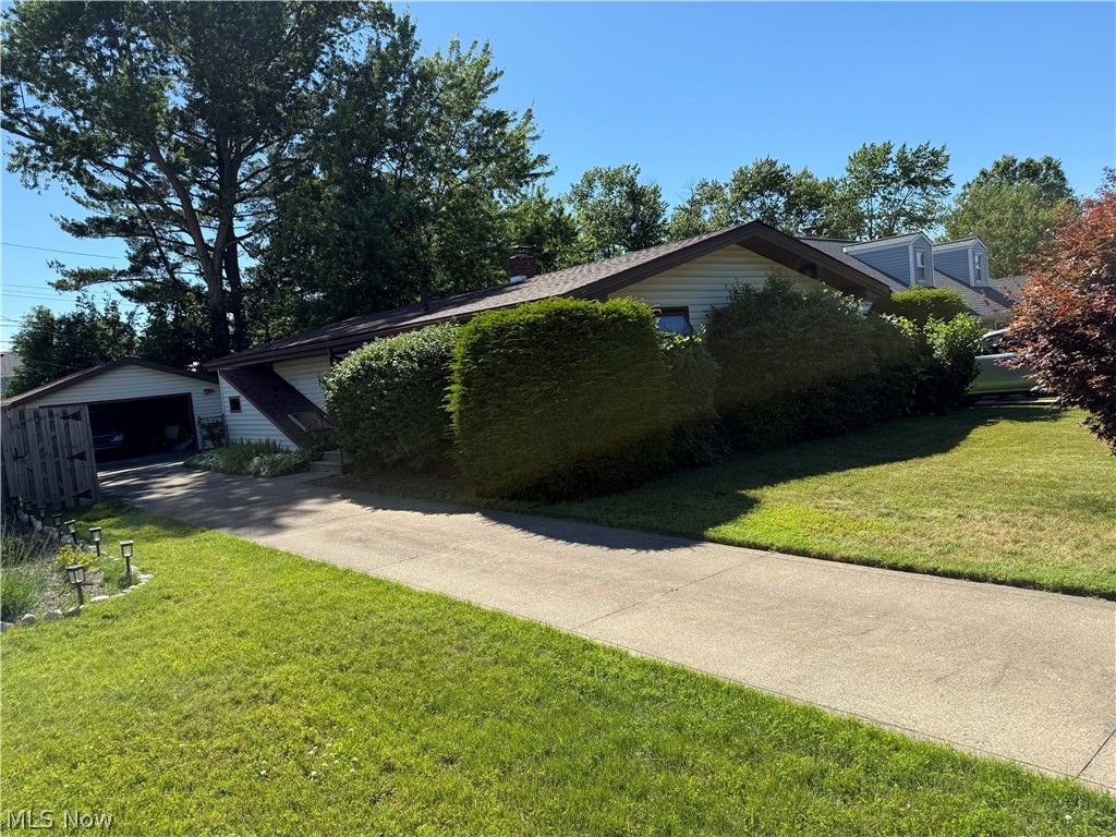 2174 Rockefeller Road, Wickliffe, OH 44092