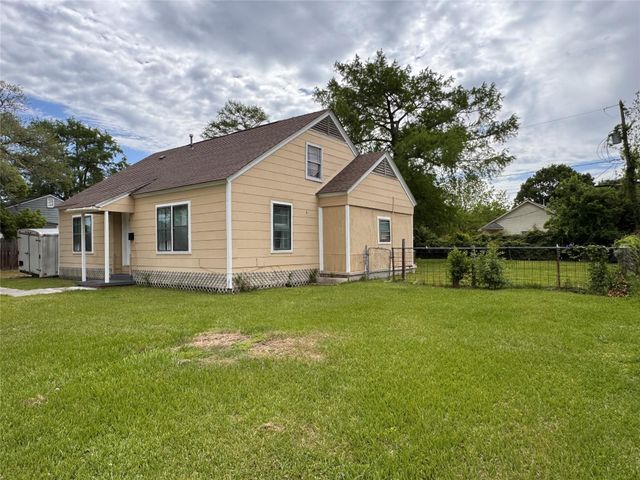 2106 Utah Street, Baytown, TX 77520
