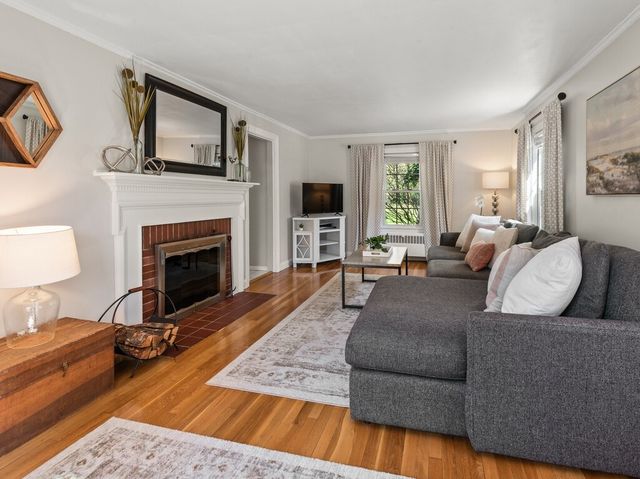 30 Kinnicutt Rd, Worcester, MA 01602