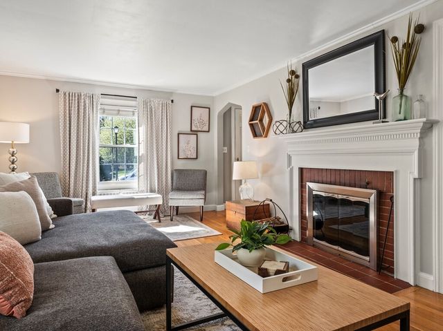 30 Kinnicutt Rd, Worcester, MA 01602