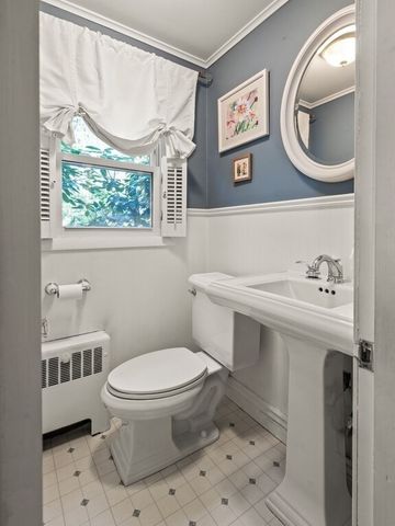 30 Kinnicutt Rd, Worcester, MA 01602