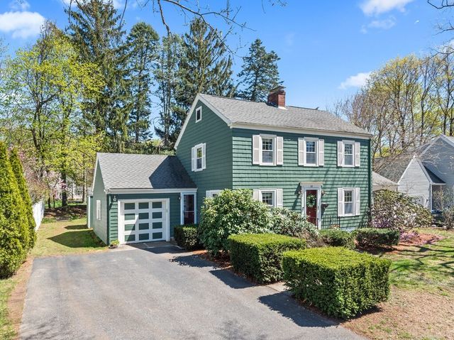 30 Kinnicutt Rd, Worcester, MA 01602