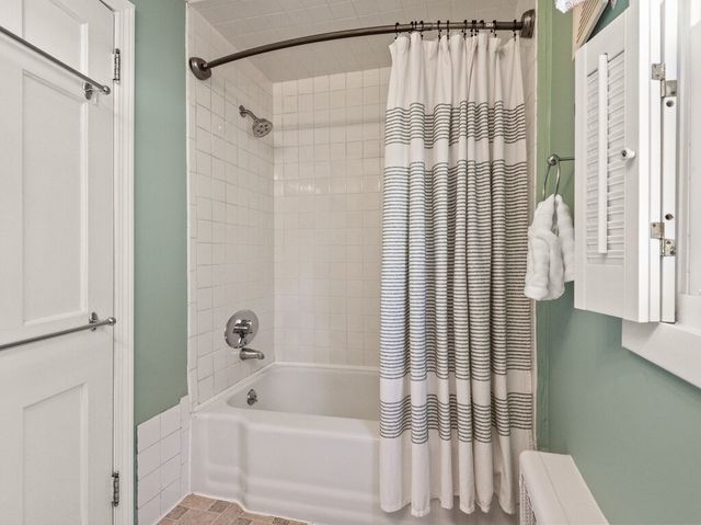 30 Kinnicutt Rd, Worcester, MA 01602