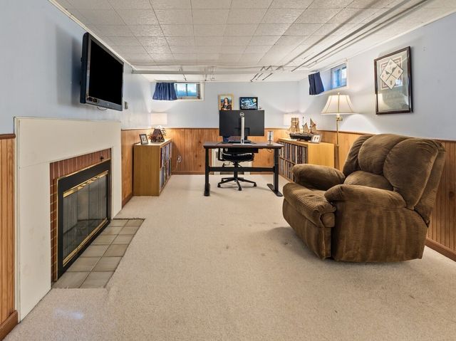 30 Kinnicutt Rd, Worcester, MA 01602