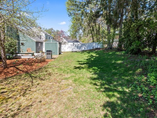 30 Kinnicutt Rd, Worcester, MA 01602