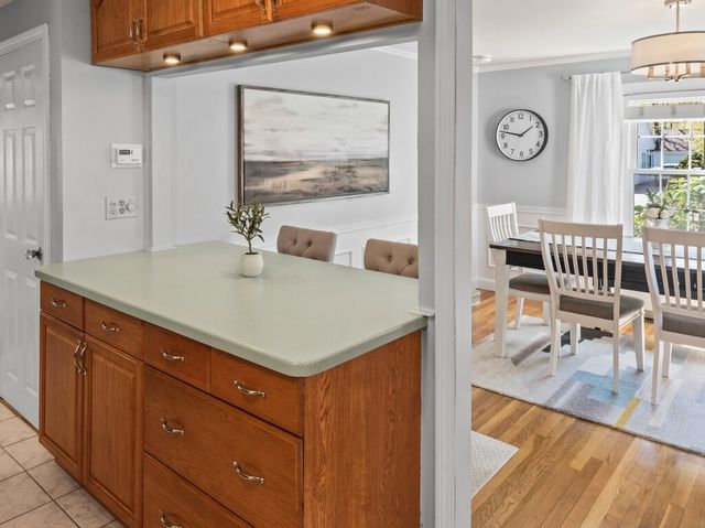 30 Kinnicutt Rd, Worcester, MA 01602