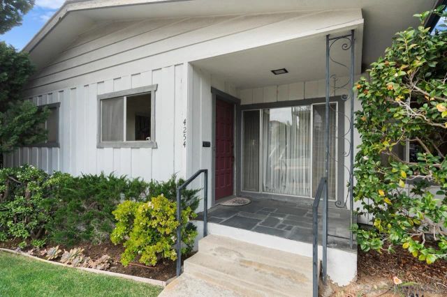 4254 Ampudia St, San Diego, CA 92103