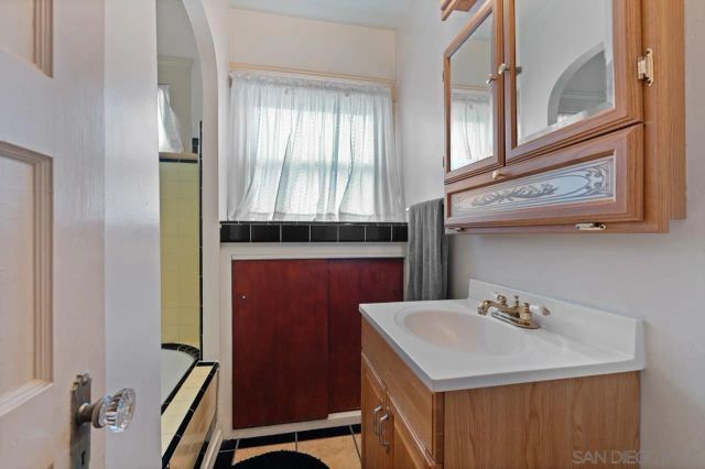 4254 Ampudia St, San Diego, CA 92103