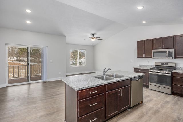 1368 S Village Circle, Kalamazoo, MI 49009