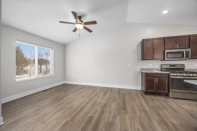 1368 S Village Circle, Kalamazoo, MI 49009