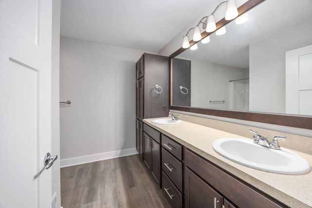 1368 S Village Circle, Kalamazoo, MI 49009