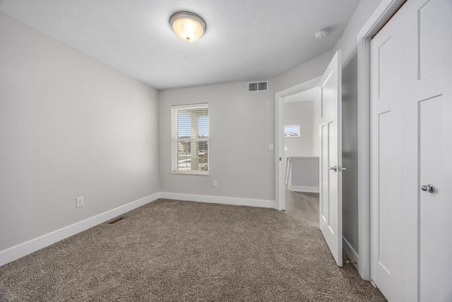 1368 S Village Circle, Kalamazoo, MI 49009