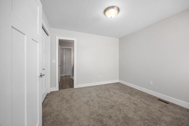 1368 S Village Circle, Kalamazoo, MI 49009