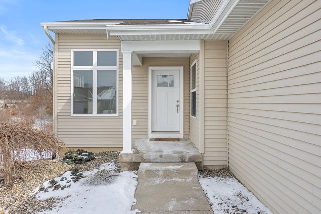 1368 S Village Circle, Kalamazoo, MI 49009